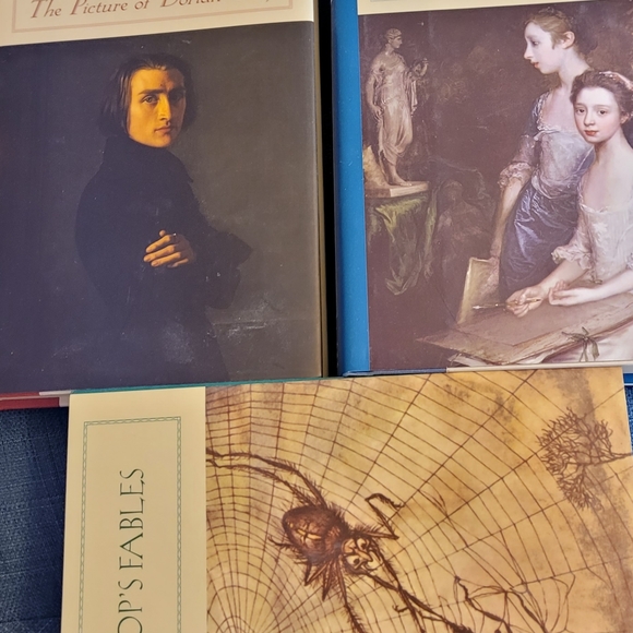 Books - Picture 3 of 8